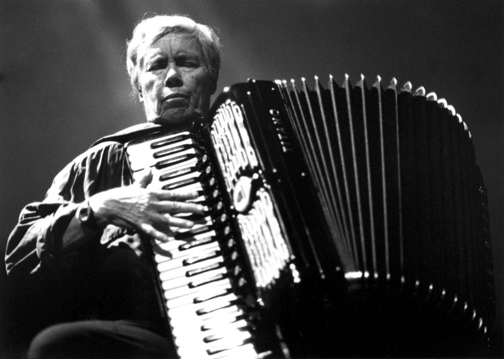 洋楽 PAULINE OLIVEROS IN THE ARMS OF REYNOLDS 洋楽 PAULINE OLIVEROS IN THE ARMS OF REYNOLDS Pauline Oliveros